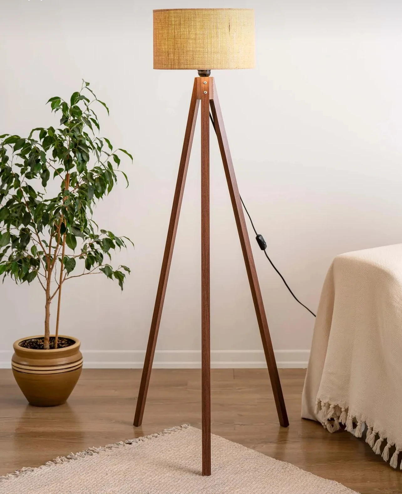 Lampe sur pied en bois