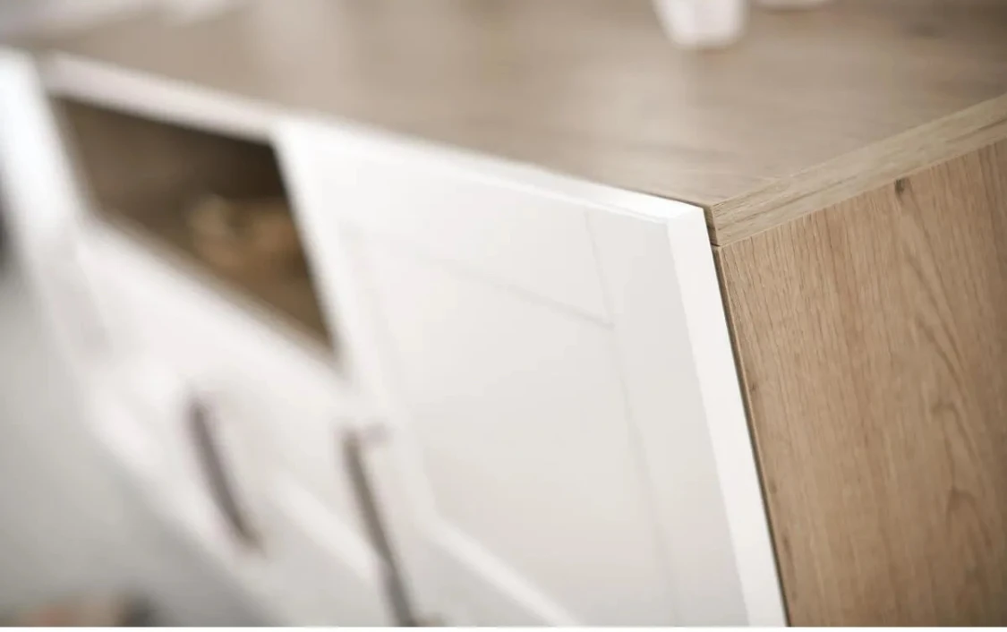 Ensemble de tables et chaises