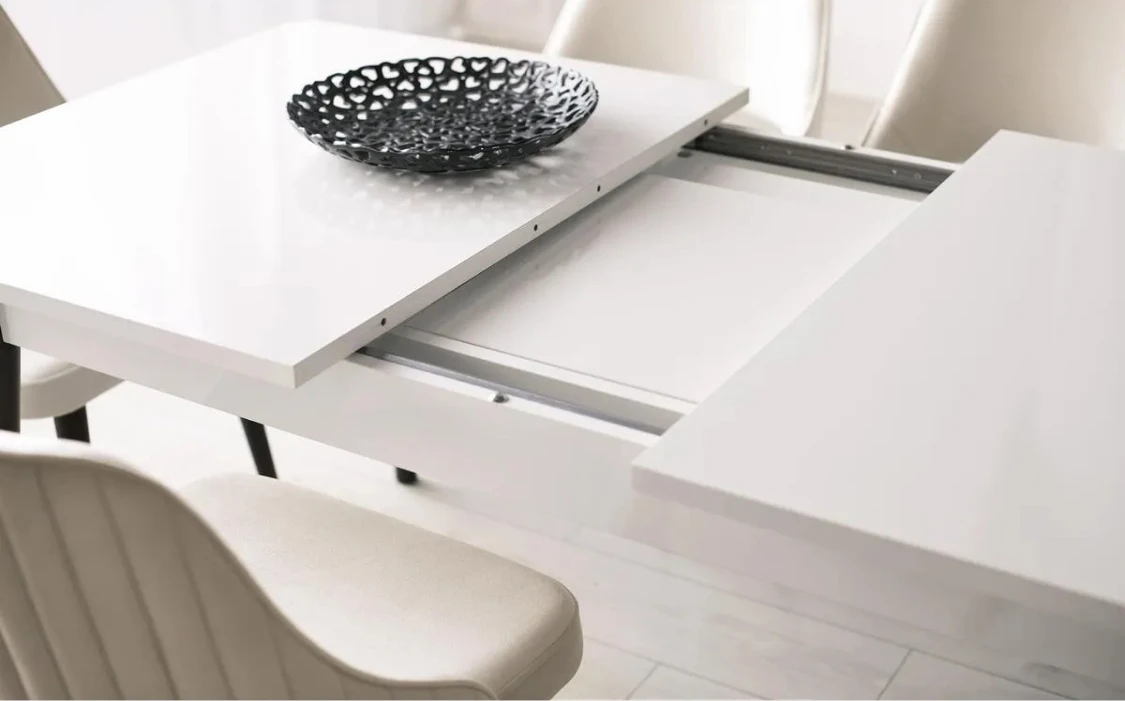 Ensemble tables et chaises
